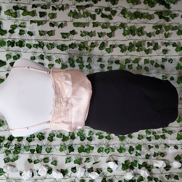 Short Skirt - Picture 3 of 6